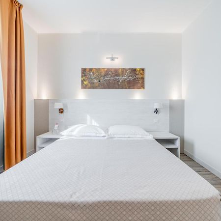 Confidence Hotel San Silvestro San Prospero Zewnętrze zdjęcie