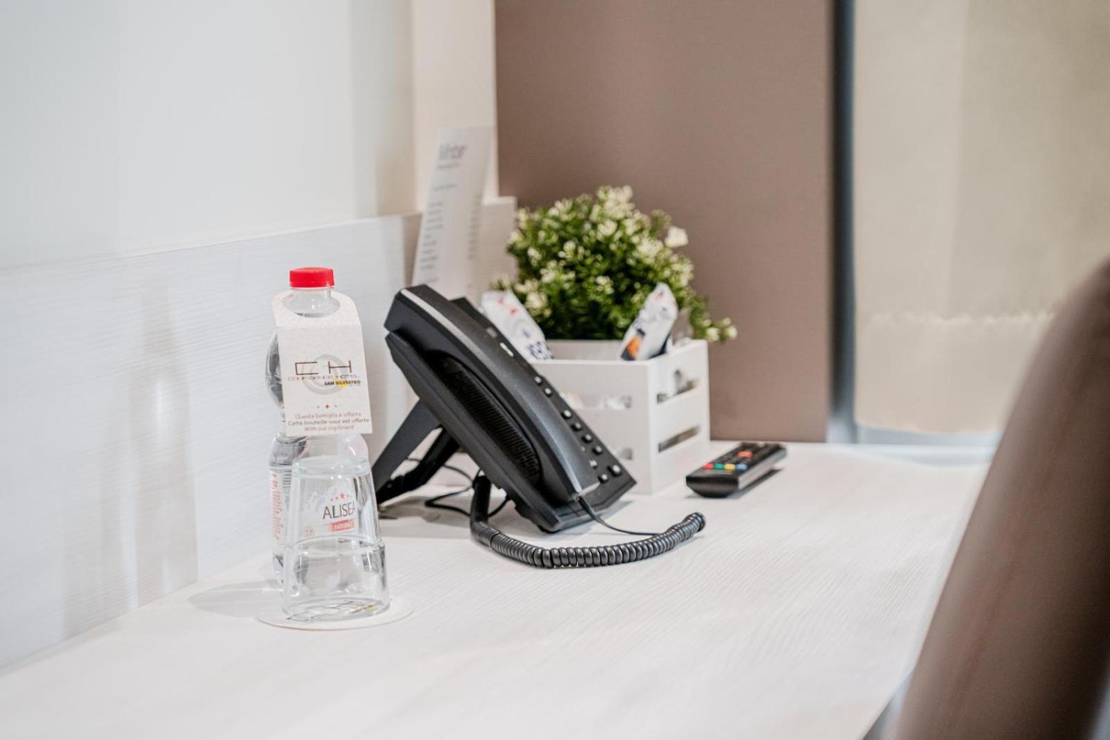 Confidence Hotel San Silvestro San Prospero Zewnętrze zdjęcie